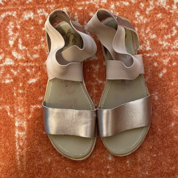 Sorel Sandals - Picture 2 of 6